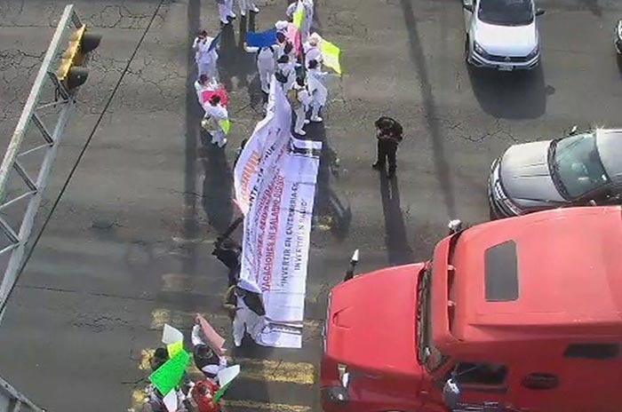 Bloquean_la_Avenida_Alfredo_del_Mazo en_San_Lorenzo_Tepaltitlán._2.jpg